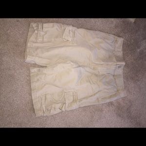 Men's tan cargo shorts! Size 32